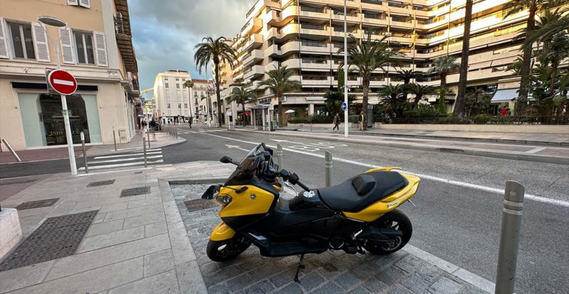 Parking 2 roues centre ville de Cannes