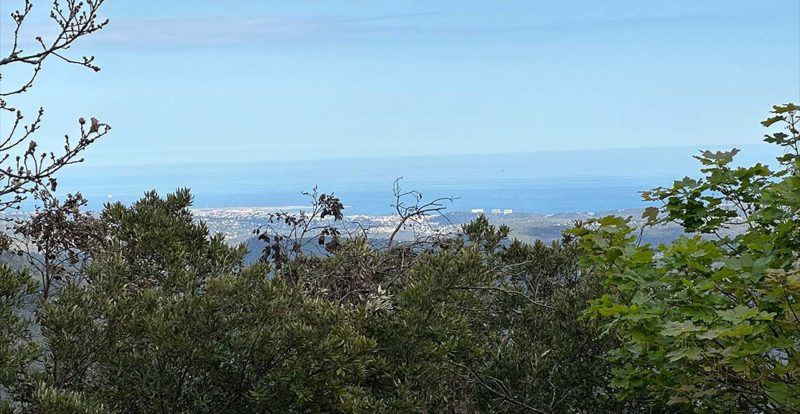 sur les hauteurs de Grasses, routes sinueuses de montagne, vue mer