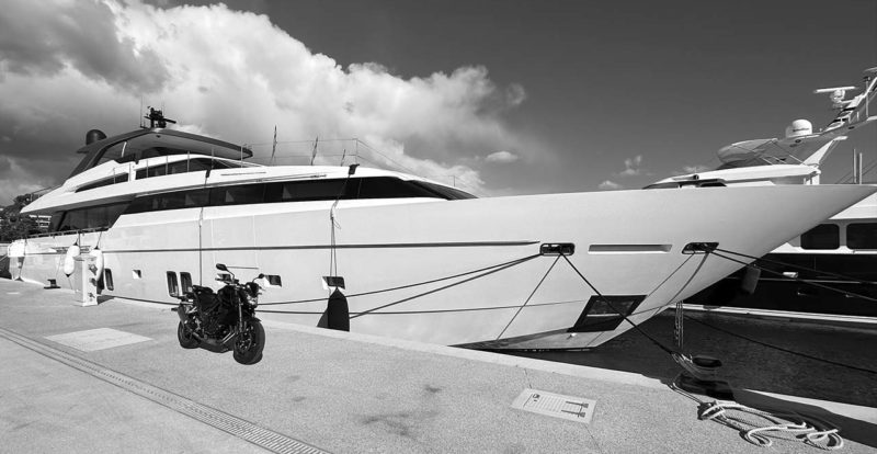 Hornet 750 au port Gallice, Antibes