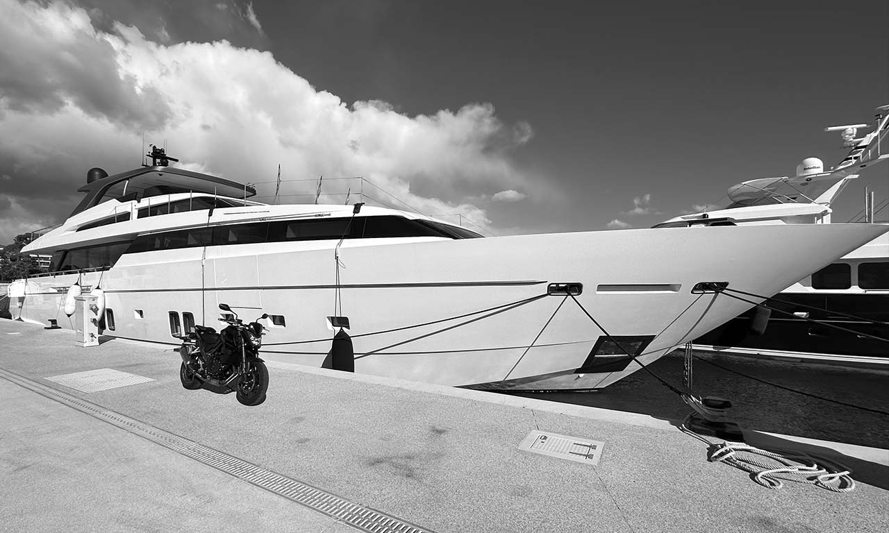 Hornet 750 au port Gallice, Antibes