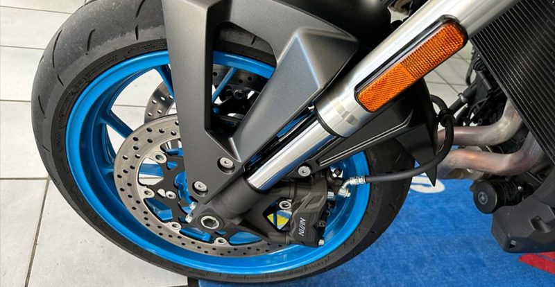 roue avant GSX 8 S