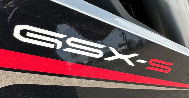 logo GSX-S moto suzuki