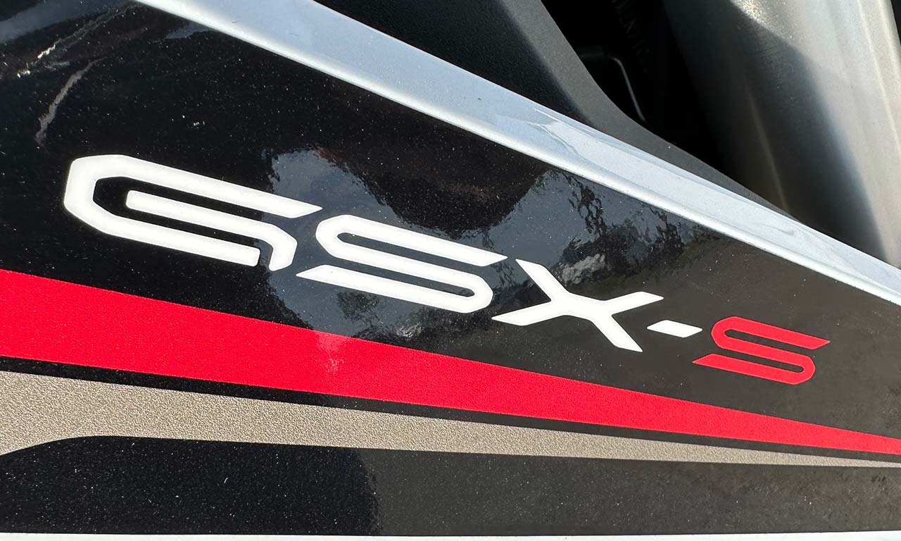 logo GSX-S moto suzuki