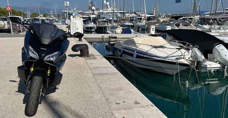 Forza 750 au port Vauban d'Antibes