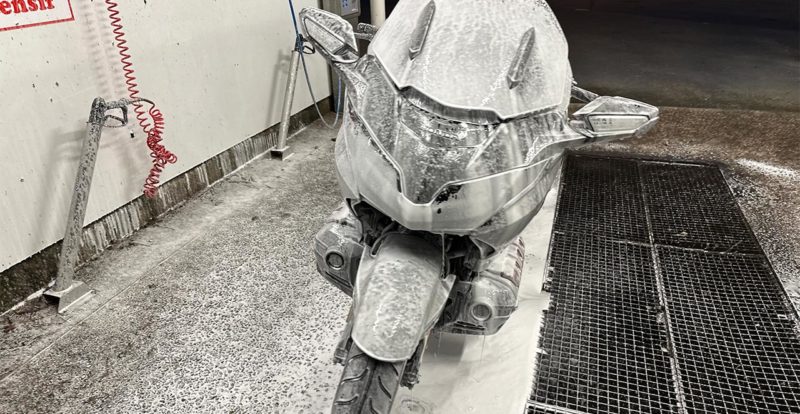 Mousse lavage moto : 1ère étape pour un lavage moto