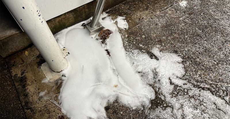 La mousse en station de lavage, attention ça glisse !