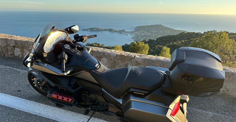 Honda Goldwing de David Jazt sur la Grande Corniche entre Nice et Monaco