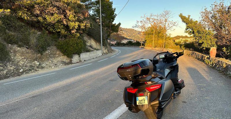 Balade moto côte d'Azur sur Jazt.com