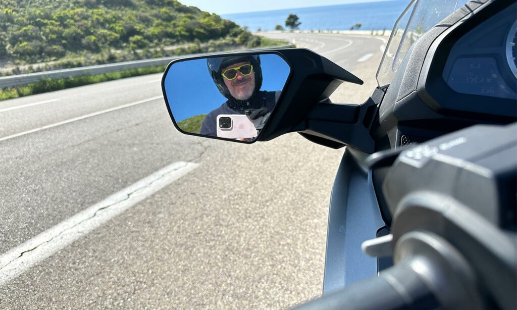 David Jazt en Corse avec sa Goldwing en pneu Michelin Road W GT