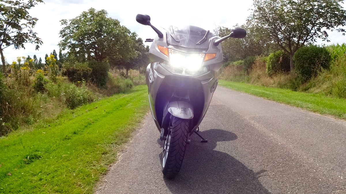 Feux xenon sur le GT 1300 BMW