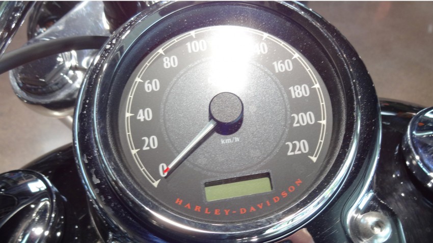 Compteur du Fab Bob Harley Davidson