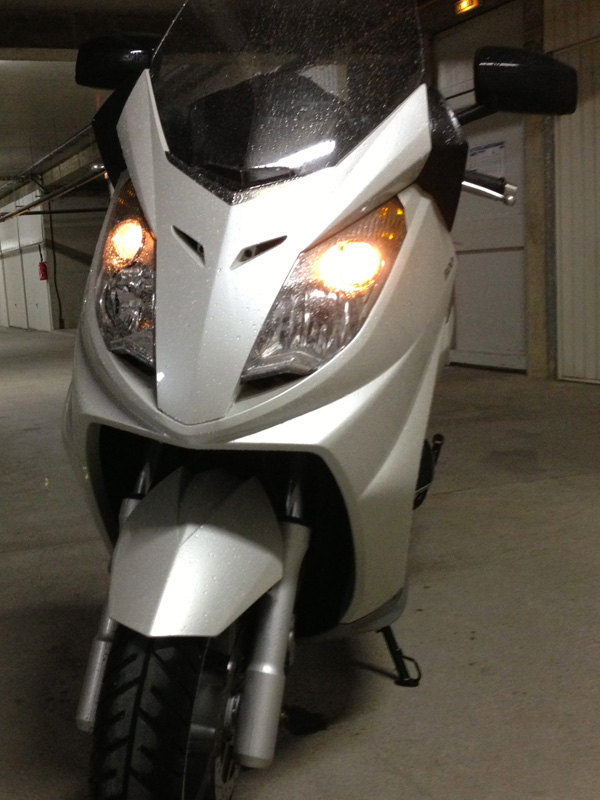 face avant du scooter Satelis 500