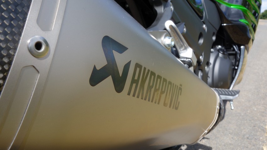 Echappement akrapovic sur le ZZR 1400