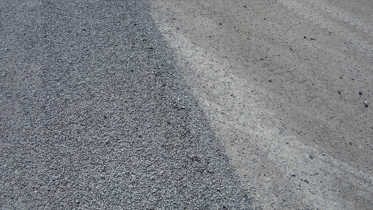 gravier sur les routes Bretonnes : ennemi du motard
