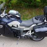 moto BMW Bretonne sous la pluie