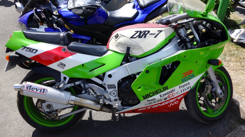 moto kawasaki sportive 1990