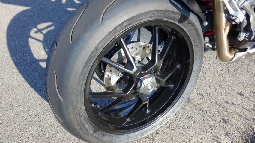 mono bras triumph speed triple