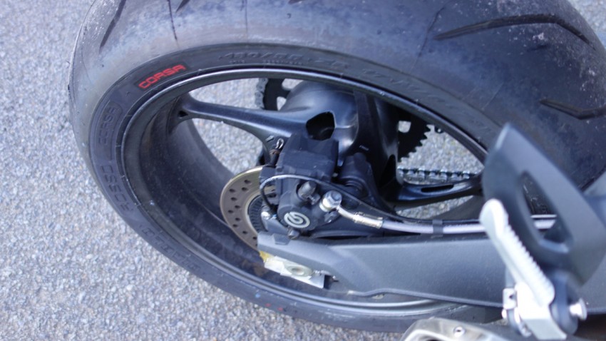 pneu corsa sur le Street Triple