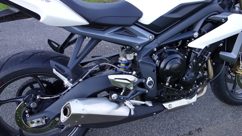 moteur et échappement du 2013 Street Triple 675