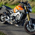 MT 09 orange à Rennes : moto d'essai Yamaha