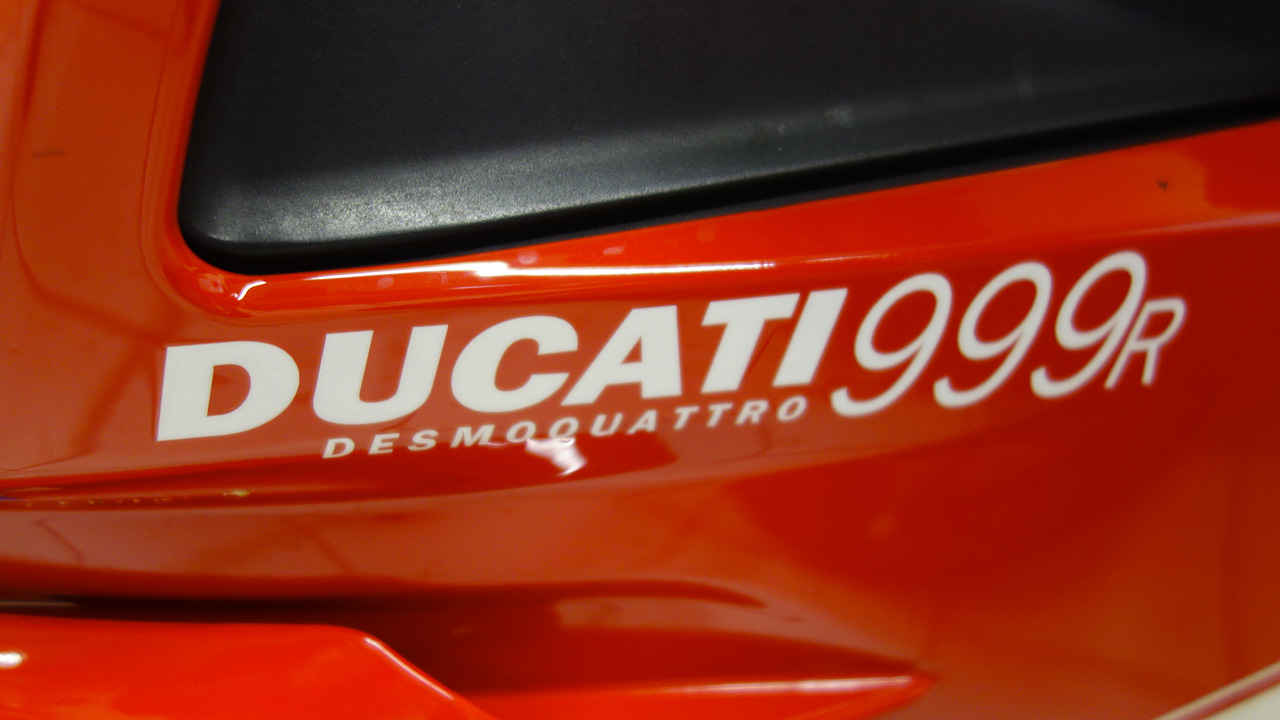 Ducati Store de la Roche sur Yon : 999 R