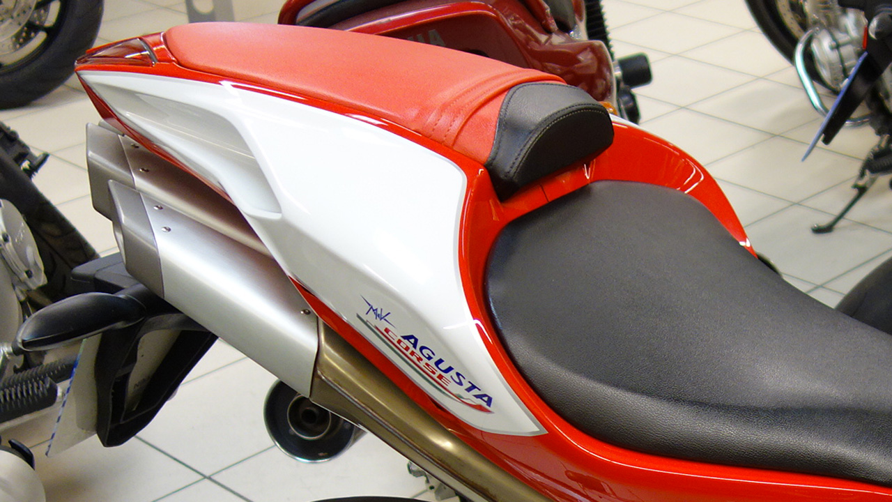 coque arrière MV Agusta La Roche sur Yon