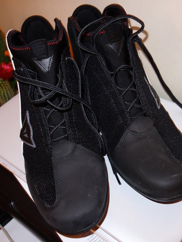 Lacet chaussure moto Dainese