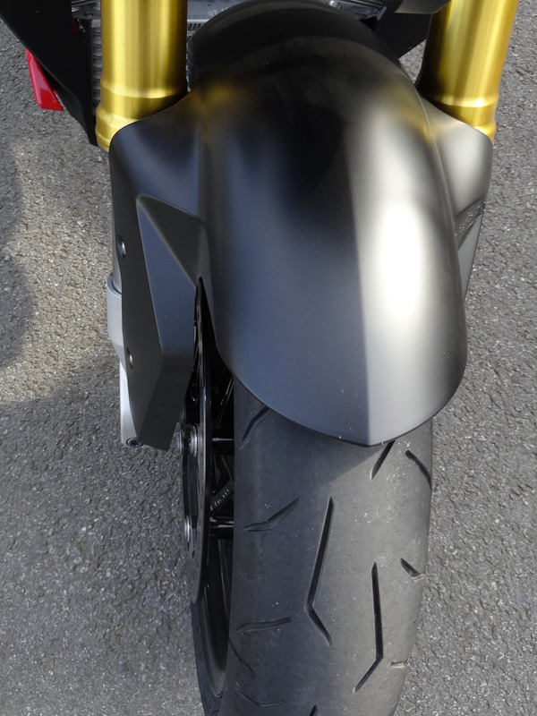 garde boue avant du S1000 R rouge