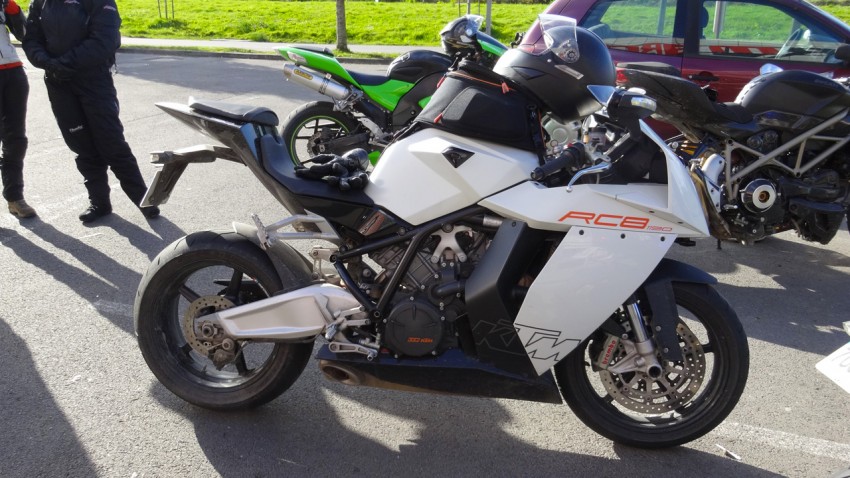 RC8 moto sportive KTM