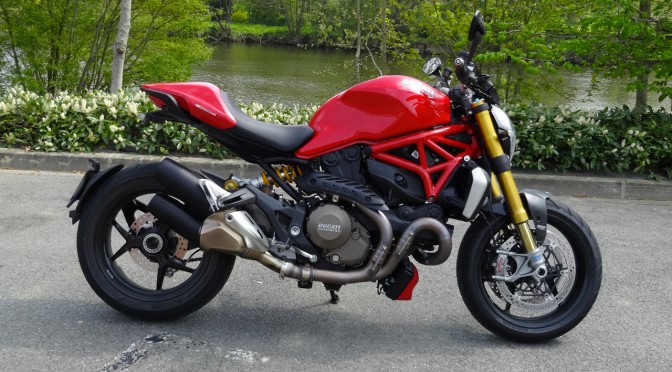 Ducati Monster 1200 S 2014 rouge chez City Bike à Laval
