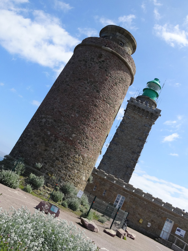 pique nique motard au phare du Cap Fréhel