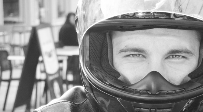 Alexandre, motard Rennais en Triumph Street Triple