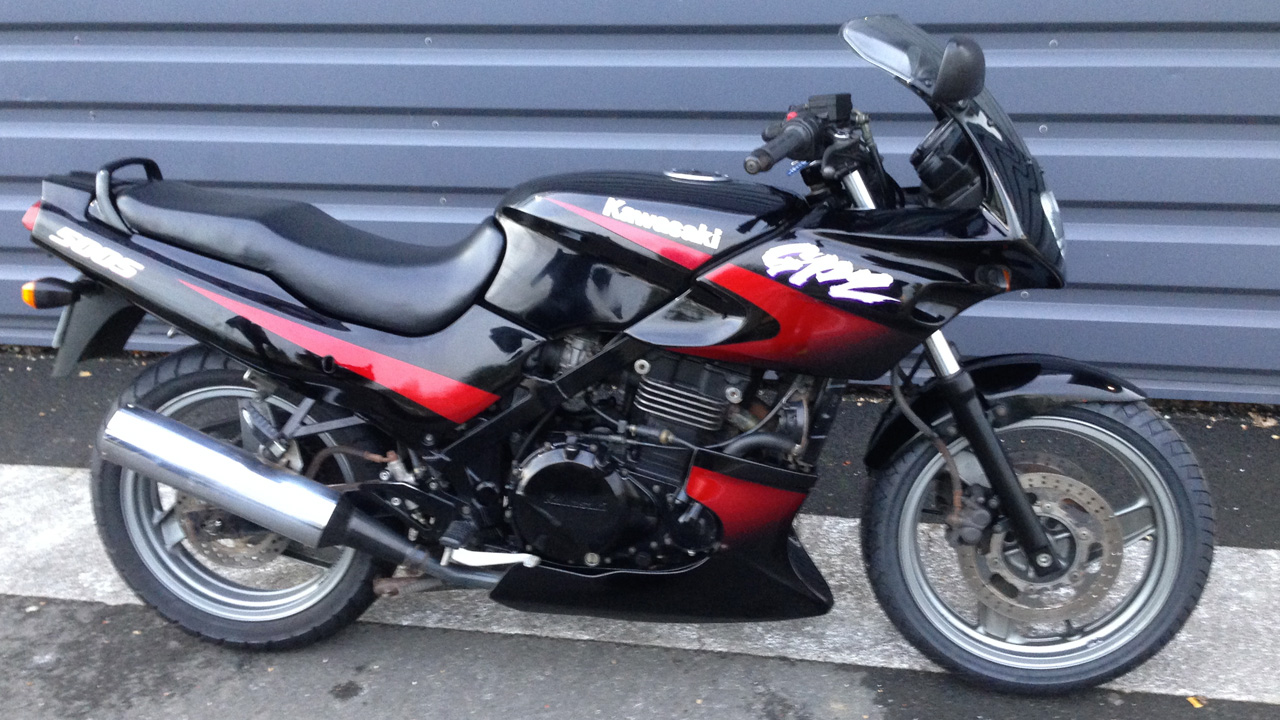 kawasaki GPZ 500 S : moto idéale pour débuter