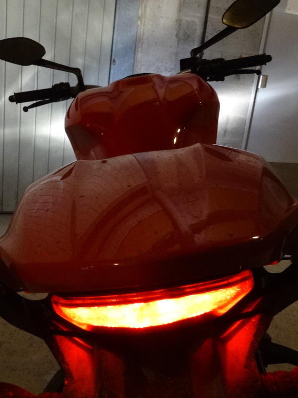 feu arrière du Monster 821 de 2015