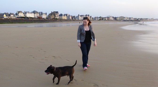 Laura et Tao sur la plage de Rochebonne à Saint-Malo
