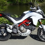 multistrada blanche cadre rouge