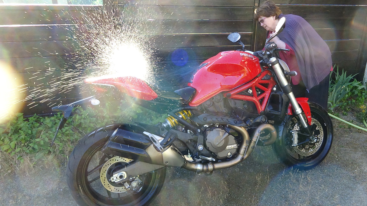 Laver la moto