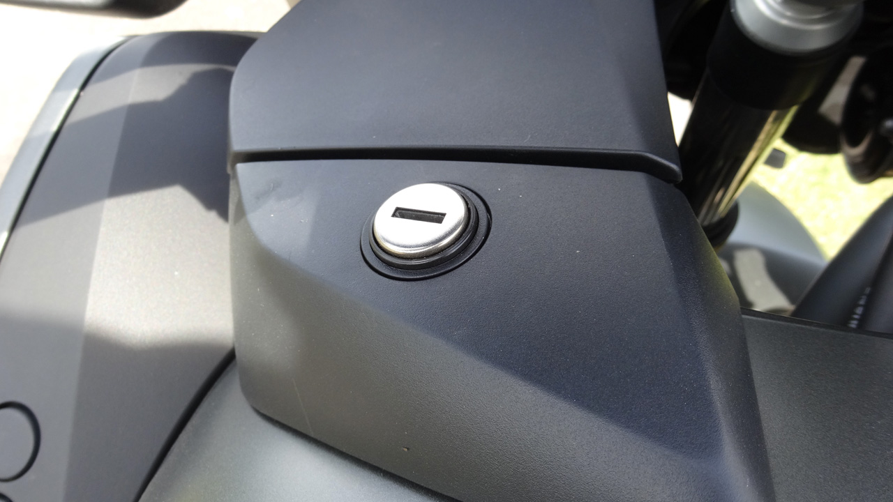 boite à gant vérouillable sur le R1200RT