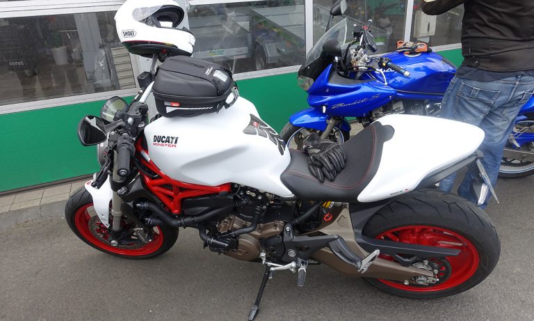 Ducati 821 Blanche à Rosy