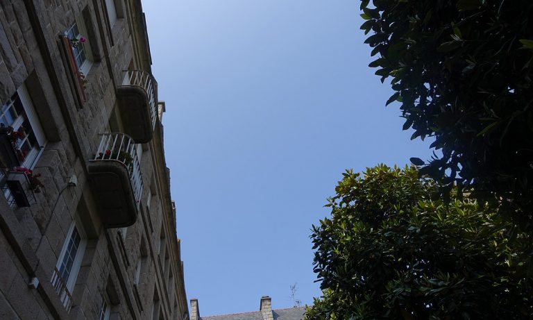 ciel bleu sur saint-malo