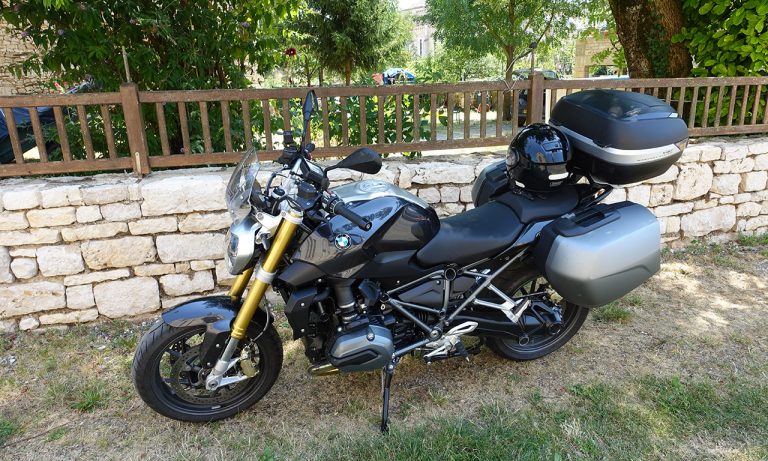 R1200R de David Jazt au coeur du Gers