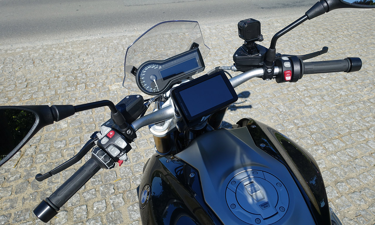 au guidon du R1200R BMW