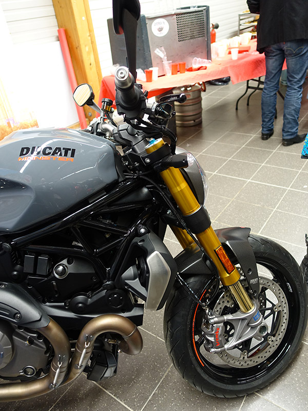 fourche or pour le Monster 1200 S de chez Ducati