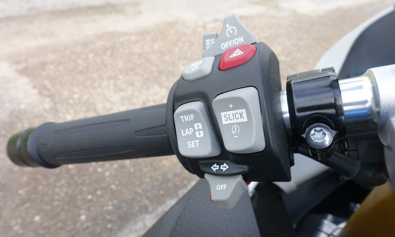 poignée gauche du S1000RR