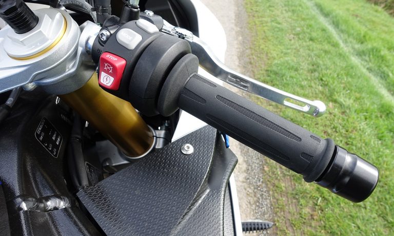 poignée droite du S1000RR
