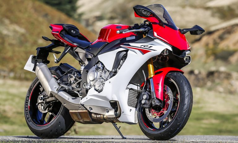 Yamaha R1 équipée de pneu Michelin Power RS