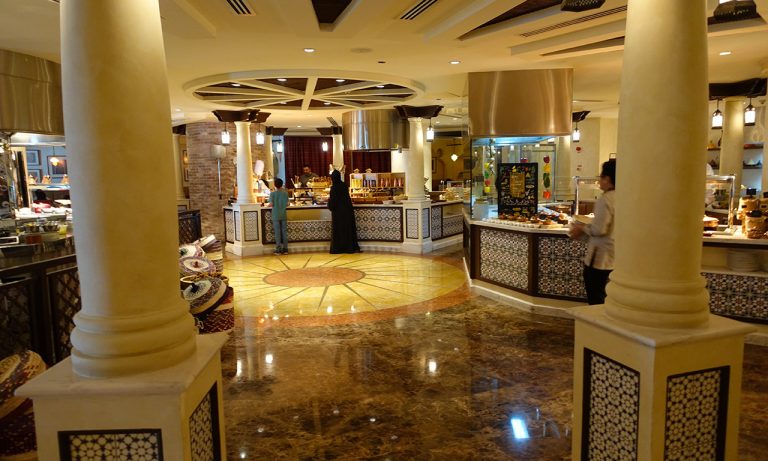 Restaurant du Shangri-la hotel pour le petit déjeuner