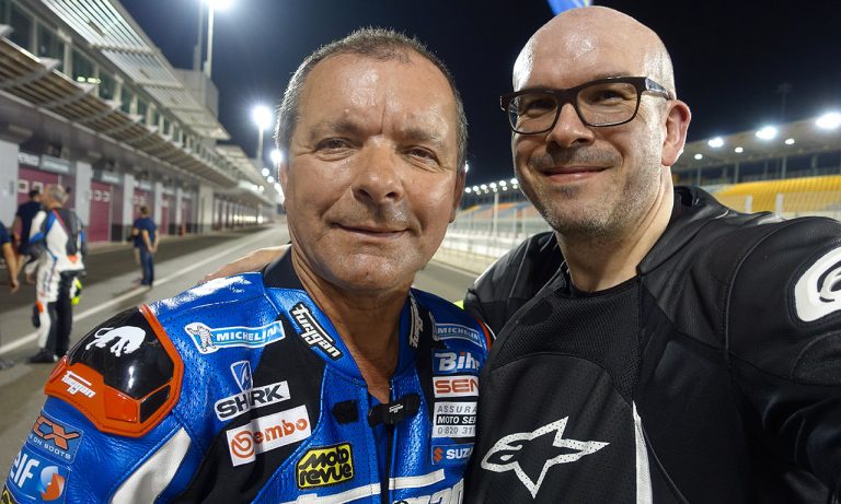 Alex Vieira, de l'école de pilotage BMC Moto, et David Jazt au circuit de Losail
