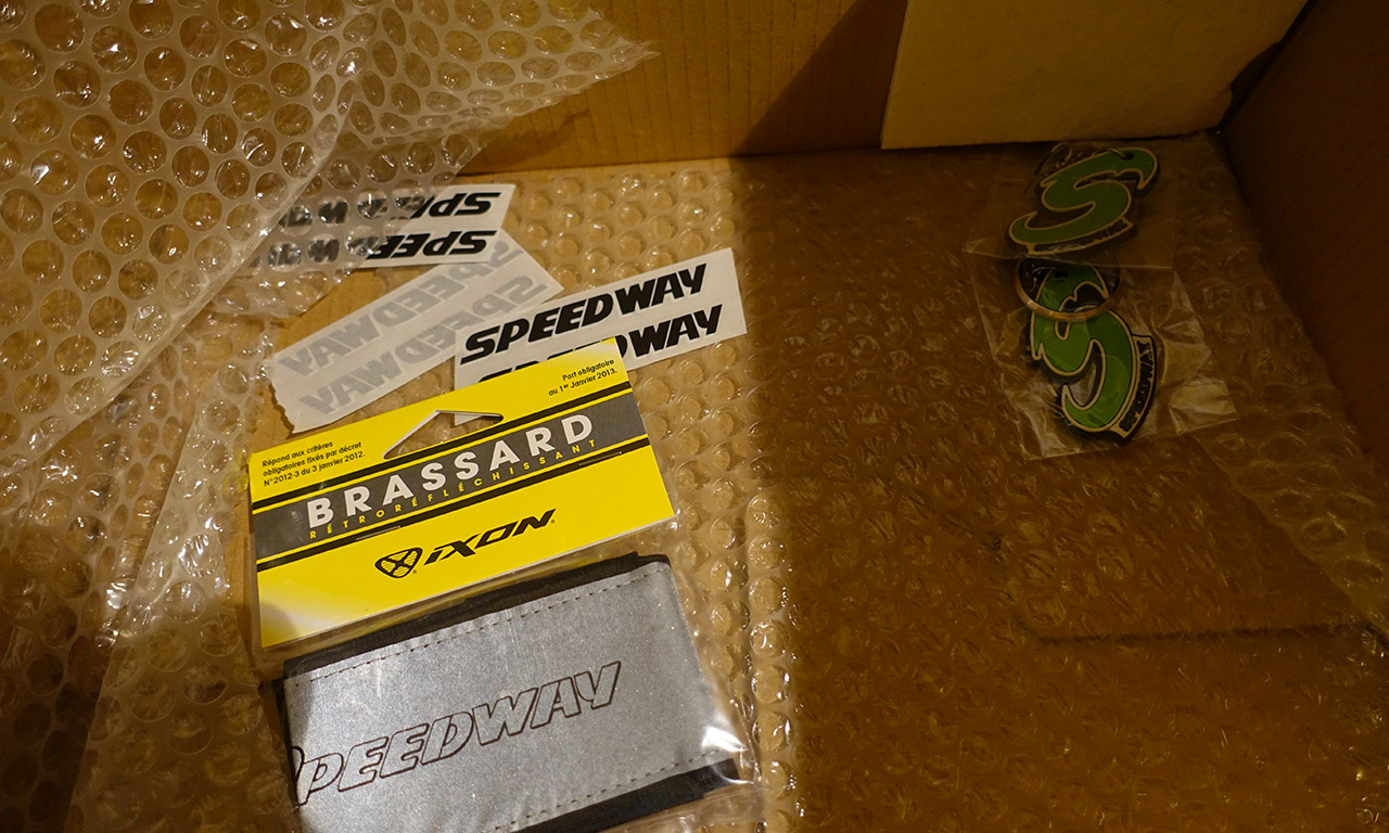 dans le fond de la boîte