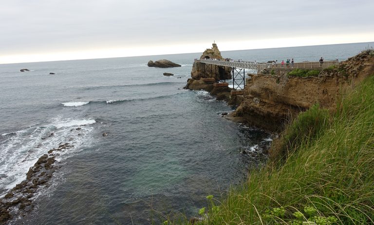 avancée dans la mer à Biarritz